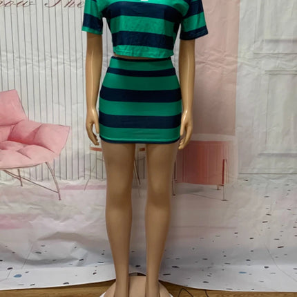 Women’s Activewear Set – Striped Style